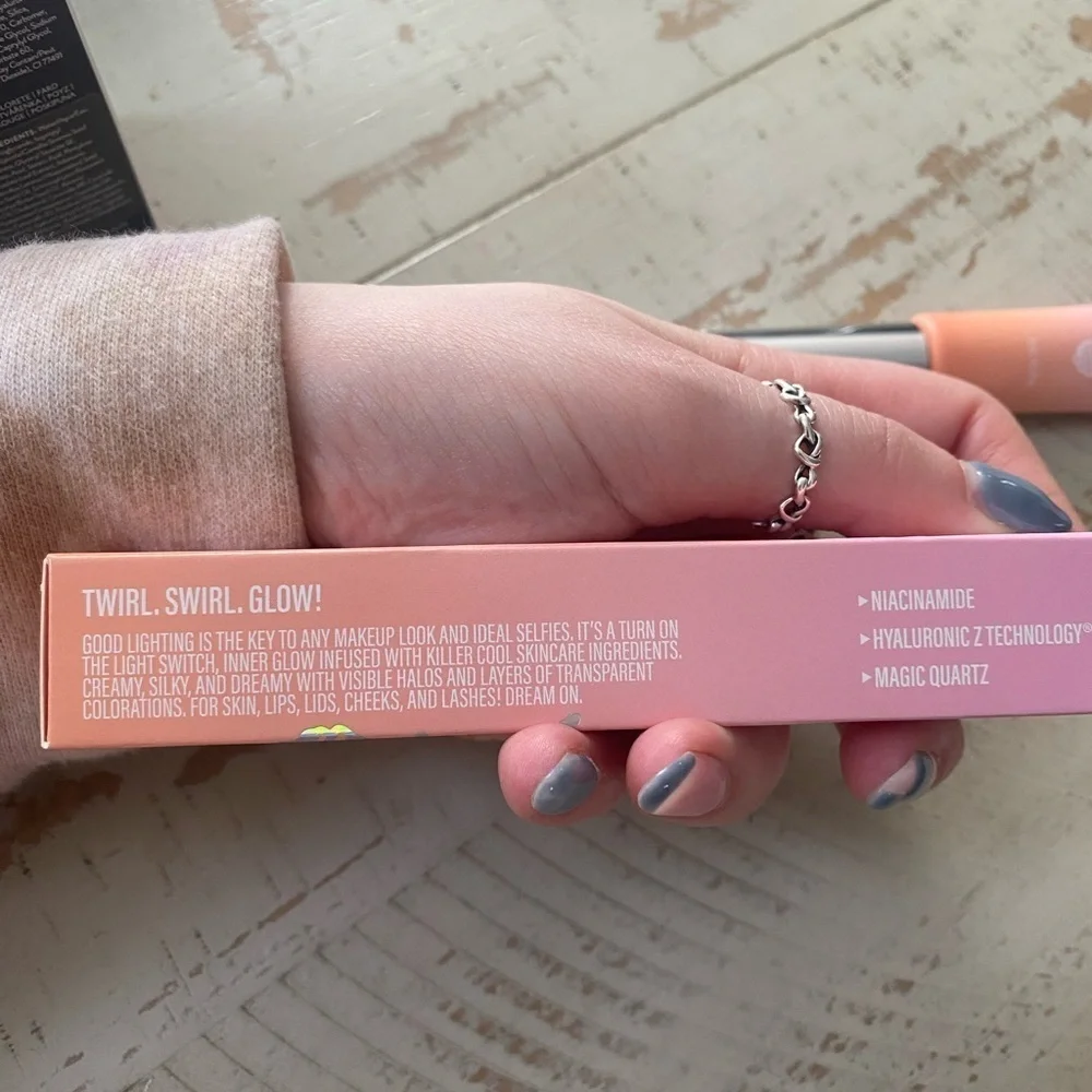 NEW IN BOX Formula Z Lightbulb Swirl Liquid Illuminator